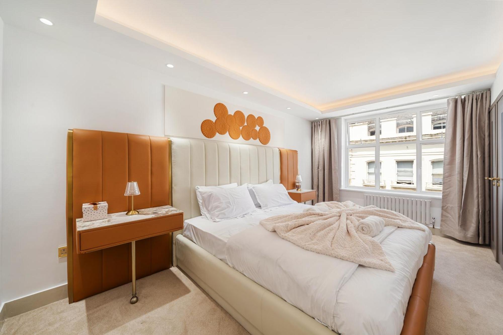 The Mayfair Collection Luxury Apartment *