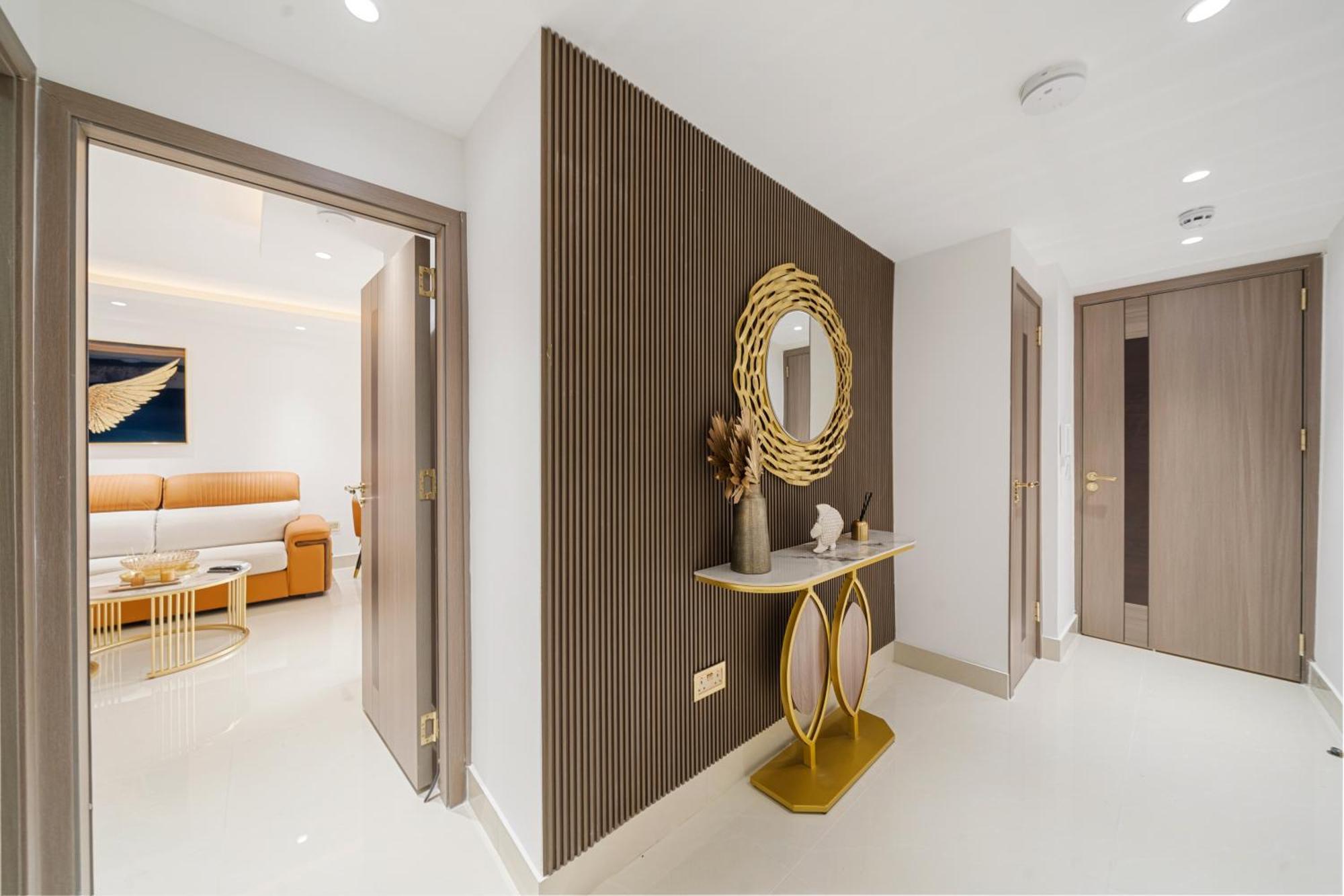 The Mayfair Collection Luxury Apartment *